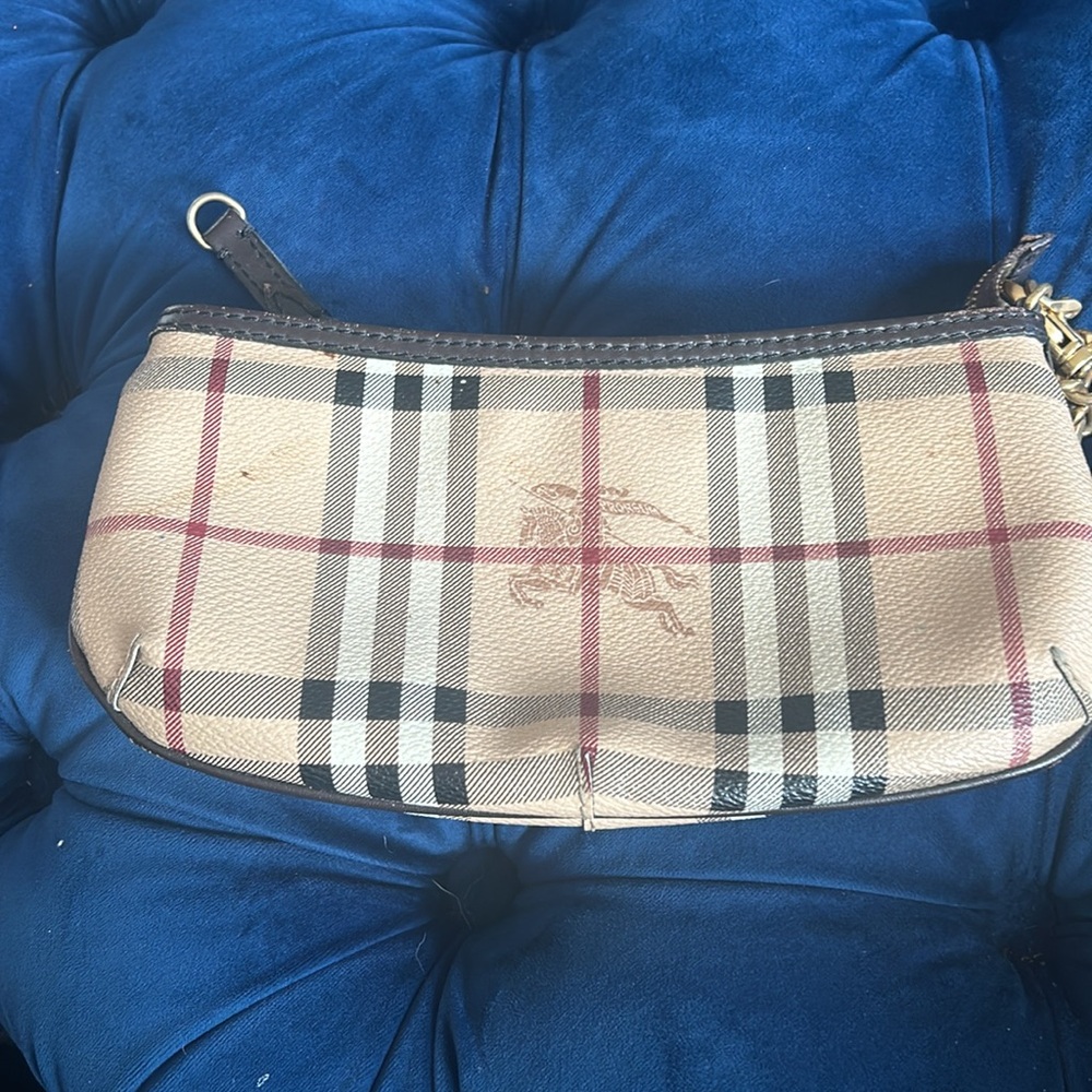 Burberry clutch